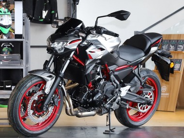 Carenados Moto Kawasaki Ninja Z650 2020-2023 - Negro Plata Rojo Fábrica