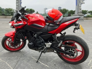 Carenados Moto Kawasaki Ninja Z650 2020-2023 - Rojo Negro Fábrica