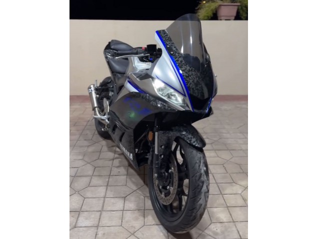 Carenados Moto Yamaha YZF R3/R25 2022-2024 - Marble Negro Plata Azul Falsificado FibraCarbono Estilo Fábrica