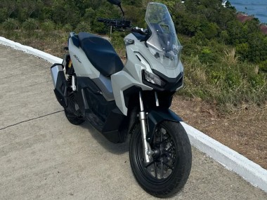 Carenados Moto Honda ADV160 2022-2024 - Plata Negro Fábrica