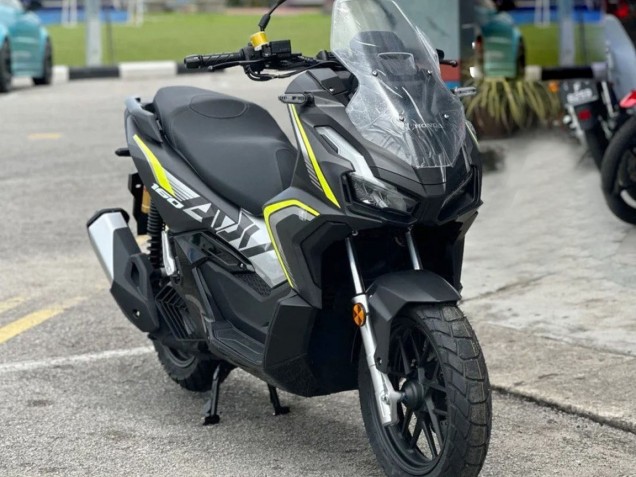 Carenados Moto Honda ADV160 2022-2024 - Plata Amarillo Negro Mate Fábrica